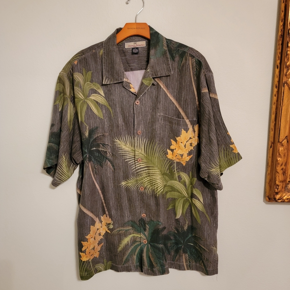 Tommy Bahama 100% silk shirt size Medium